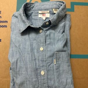 Levi's Light Blue Button Down Shirt Tailored Fit. Size Medium Women.